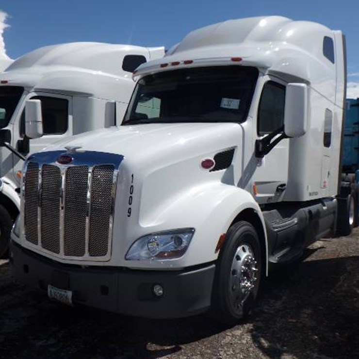 2020 PETERBILT 579