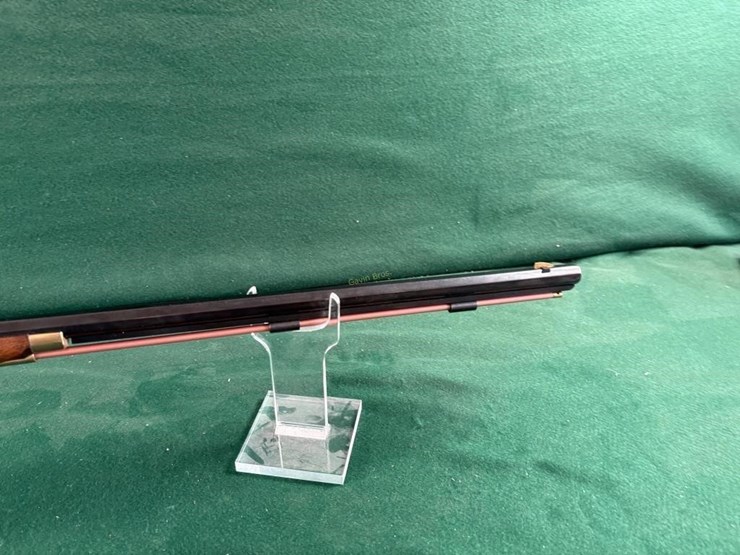 traditions-crocket-32cal-black-powder-rifle-image-4