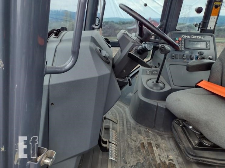 2019-deere-410l-image-15