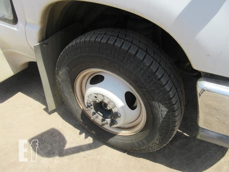 2011-ford-e450-image-21