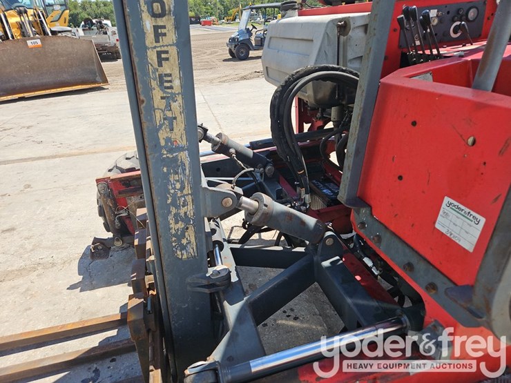 2004-moffett-m5500-image-16