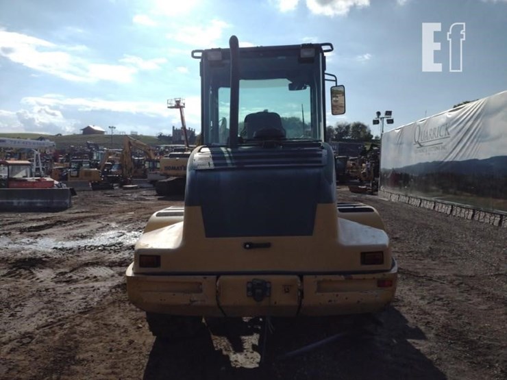 2015-deere-324k-image-4