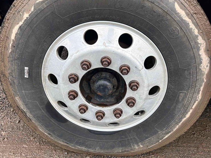 2004-international-knuckle-boom-truck-image-9