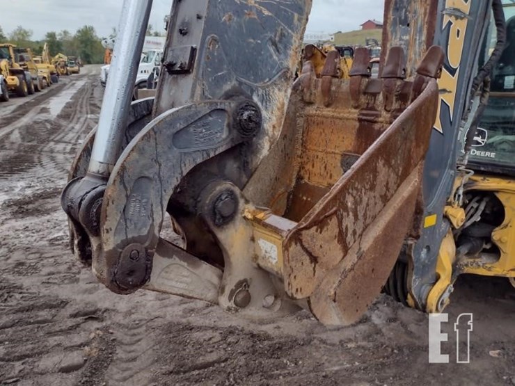 2019-deere-410l-image-32