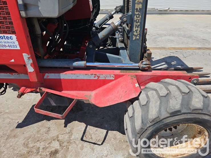 2004-moffett-m5500-image-9