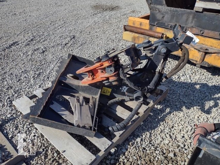 22-bobcat-log-grapple-image-3