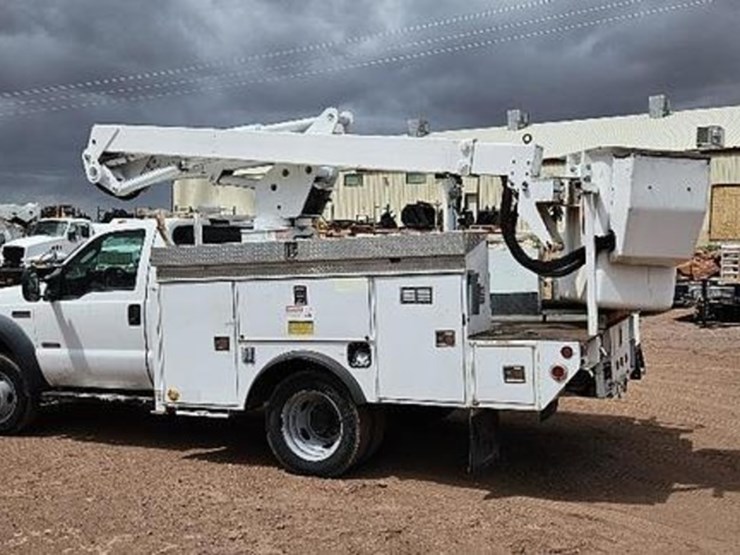 2006-ford-f550-image-2