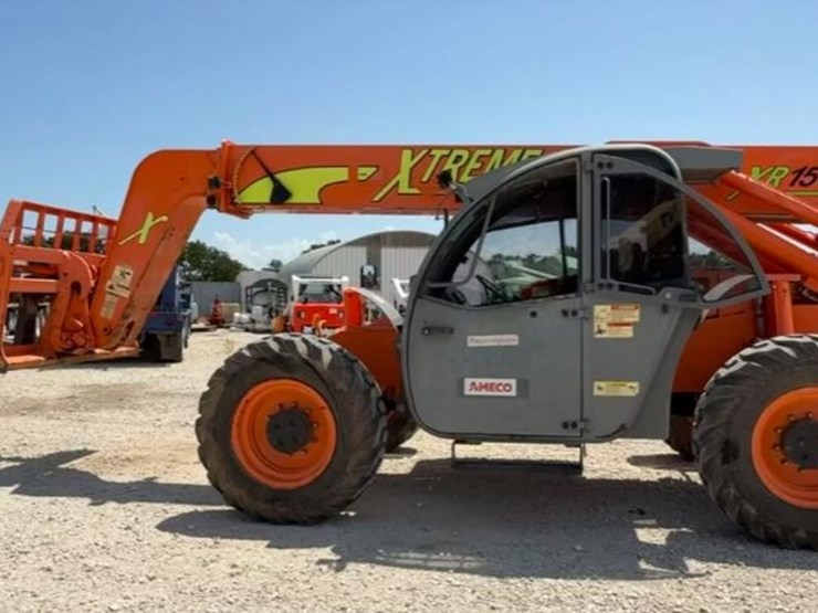 2017-xtreme-xr1534-telescopic-forklift-image-2