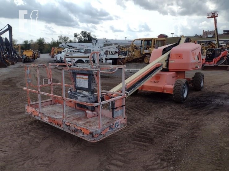 2016-jlg-400s-image-26