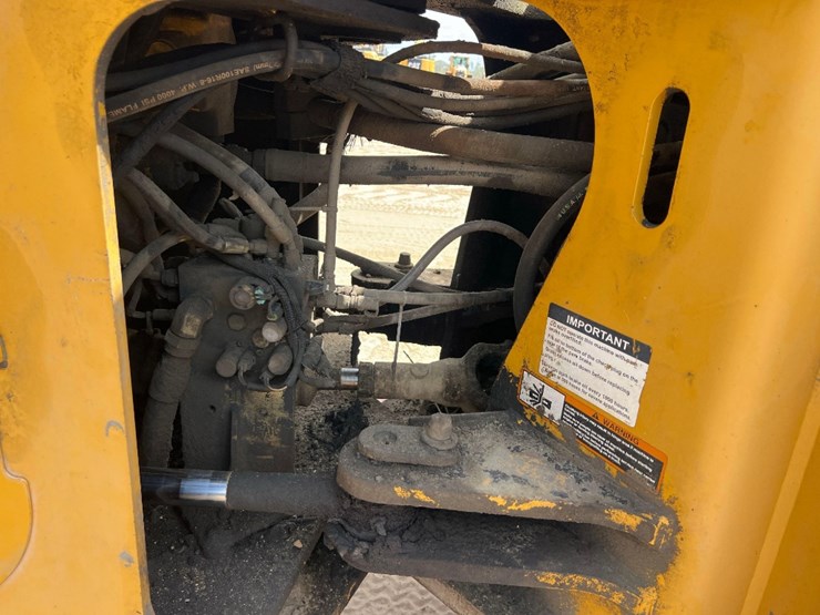 2012-deere-644k-image-20