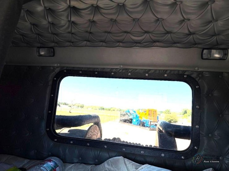 2020-western-star-4900sb-image-24