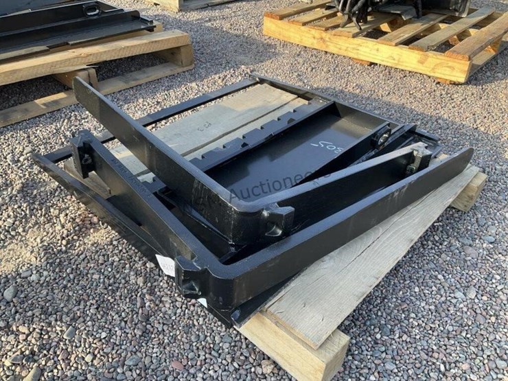 30in-forks-for-stand-up-skid-steer-image-3