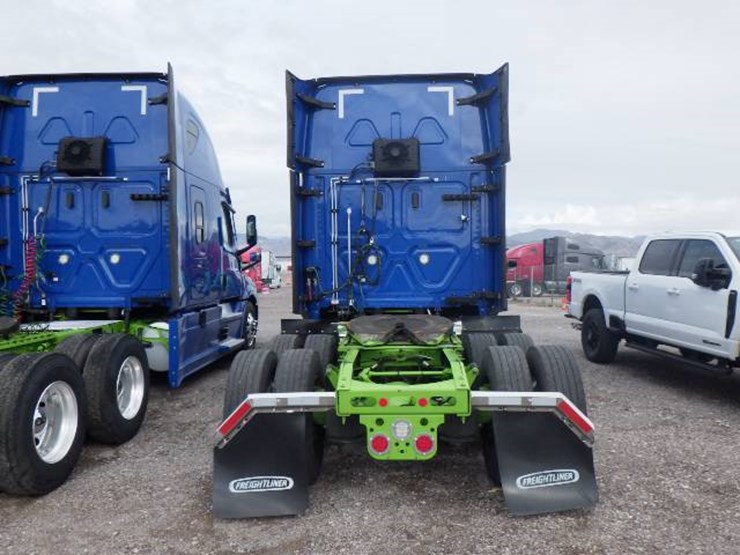 2024-freightliner-cascadia-126-image-6
