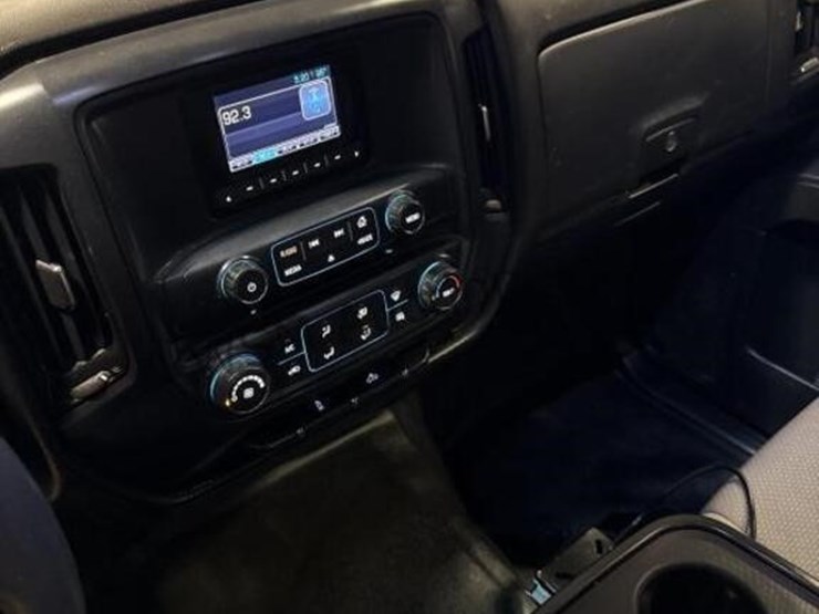 2015-chevrolet-silverado-1500-image-21