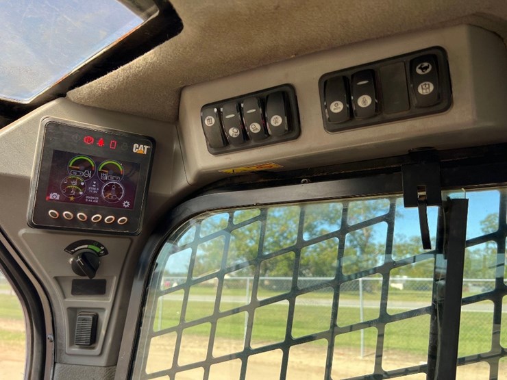 2019-caterpillar-299d2-xhp-image-30