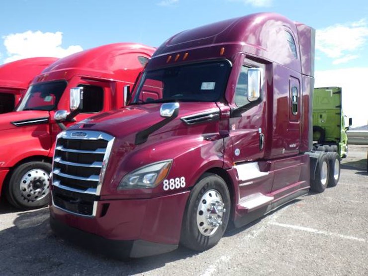 2021-freightliner-cascadia-126-image-1