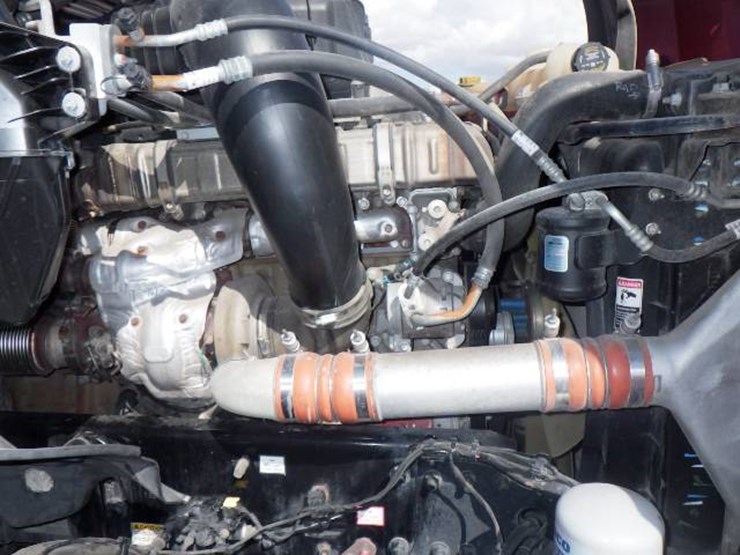 2020-freightliner-cascadia-126-image-20