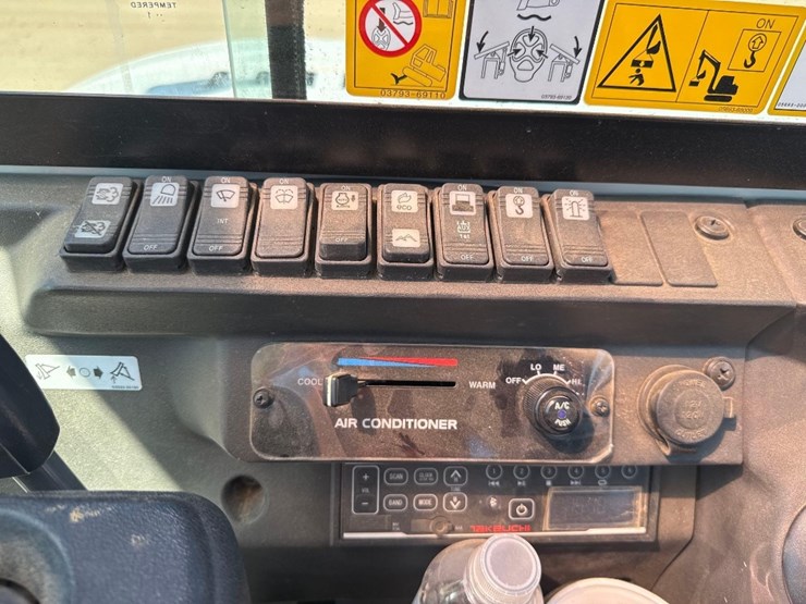 takeuchi-tb250-2-image-39