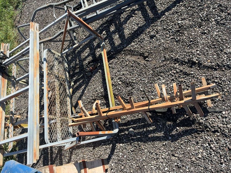 2-ladder-tree-stand-image-2