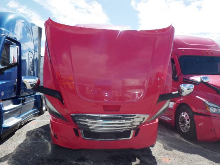 2021-freightliner-cascadia-126-image-17