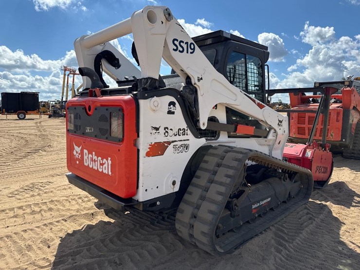 2021-bobcat-t870-image-6