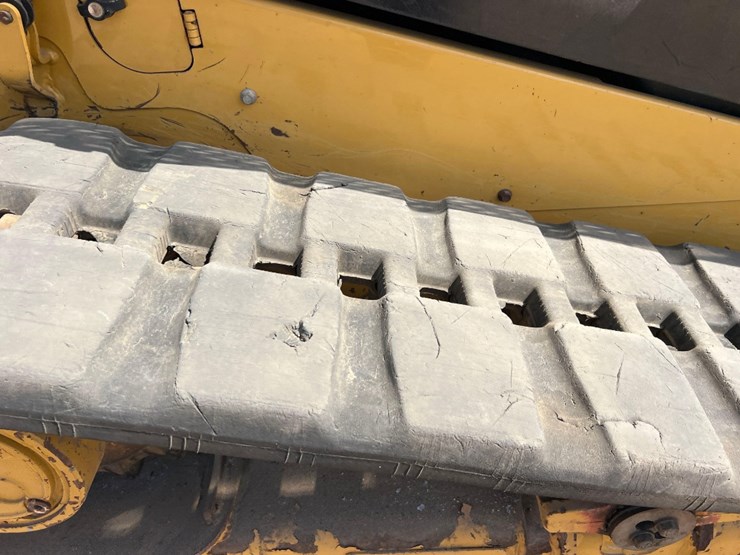 2020-caterpillar-259d3-image-15