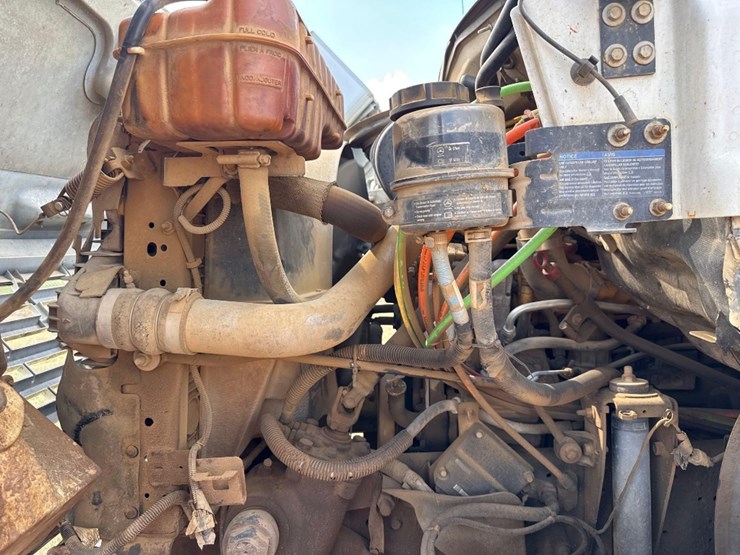2005-gmc-c8500-chassis-truck-image-15