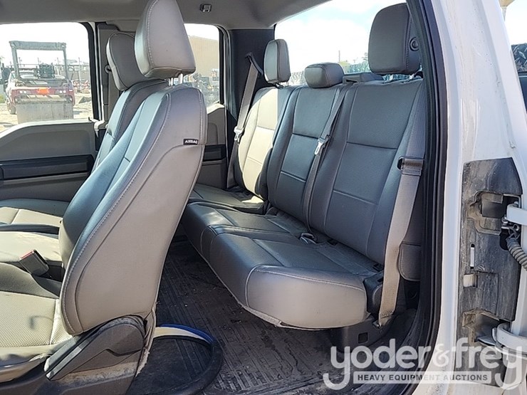 2017-ford-f150-image-30