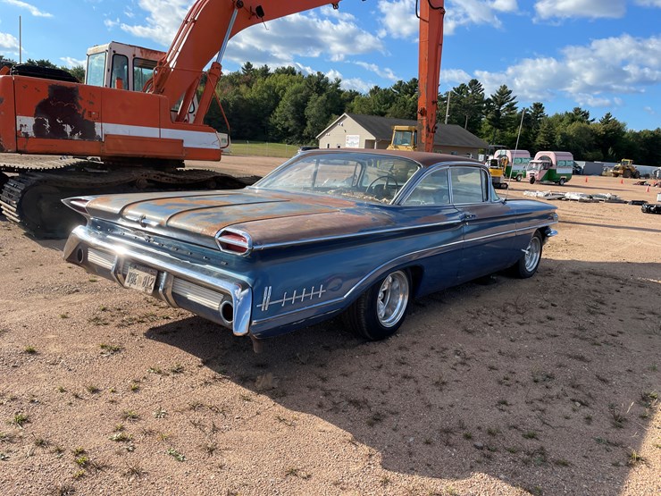 #8217-•-oldsmobile-88-super-coupe-(has-title-in-delay)-(mosinee,-wi)-image-4