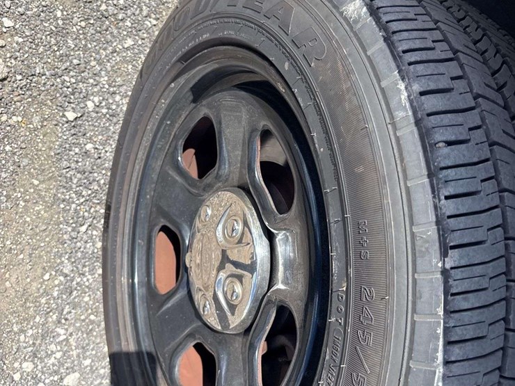 2018-ford-explorer-image-27