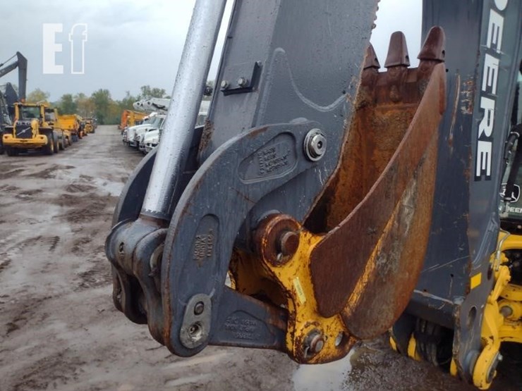 2020-deere-410l-image-33