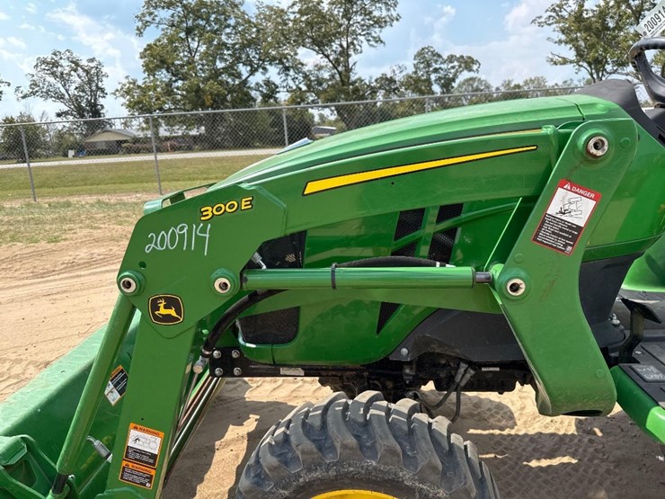 john-deere-3032e-image-12
