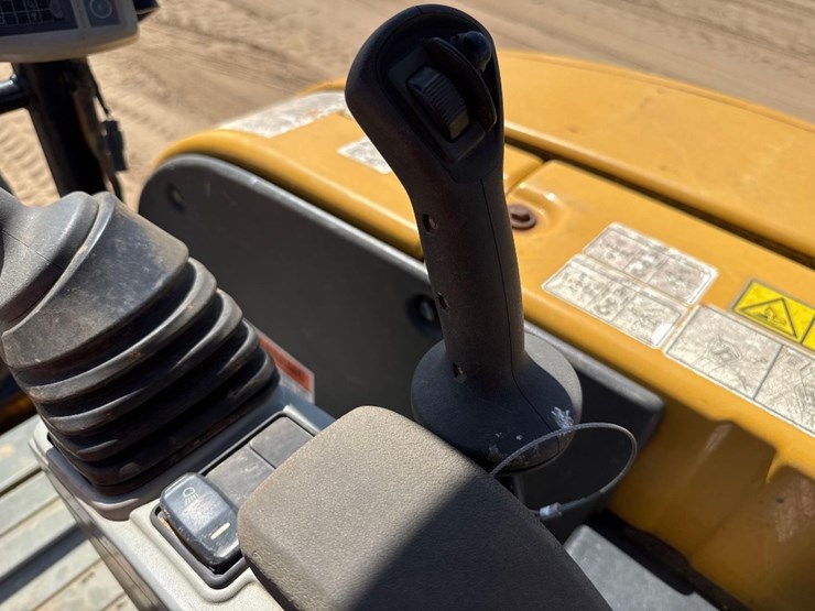 2019-caterpillar-303.5e2-cr-image-33