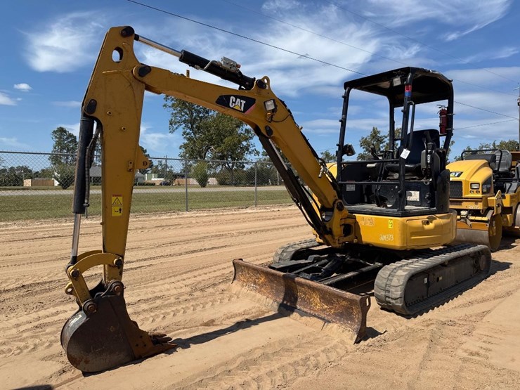 2019-caterpillar-303.5e2-cr-image-2