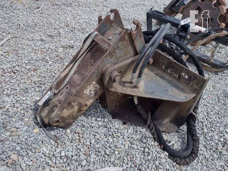 bobcat-2560-breaker-image-5