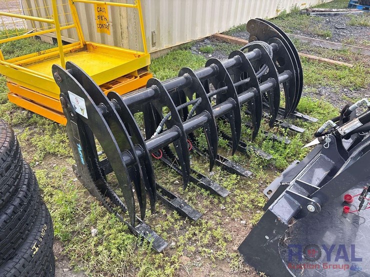 2025-future-72in-log-grapple-skid-steer-attachment-image-2