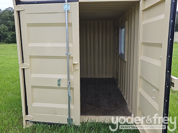ir-11'-container,-1-side-door,-1-window-image-5