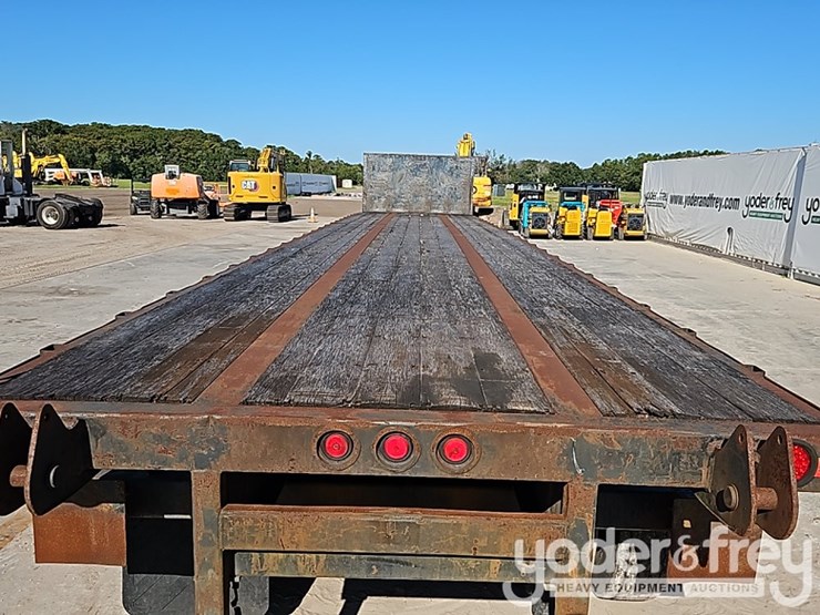 2004-clark-45'-tandem-axle-flatbed-trailer,-gvwr-66,500-lbs-image-8