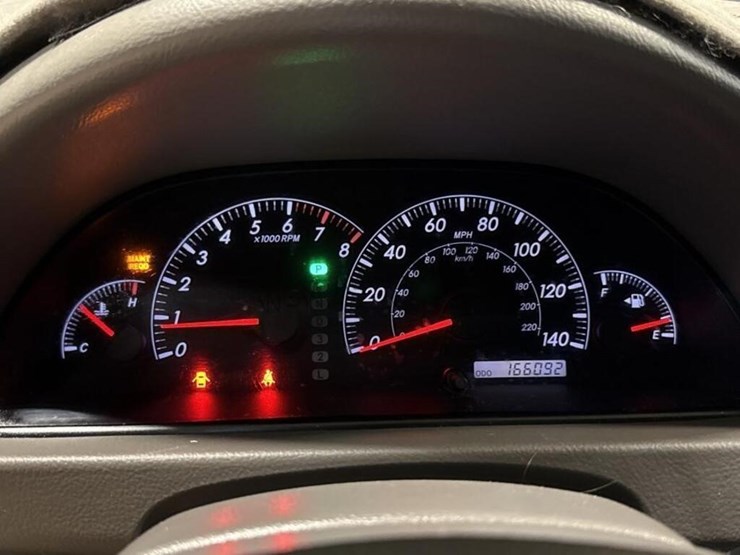 2005-toyota-camry-sdn-image-17