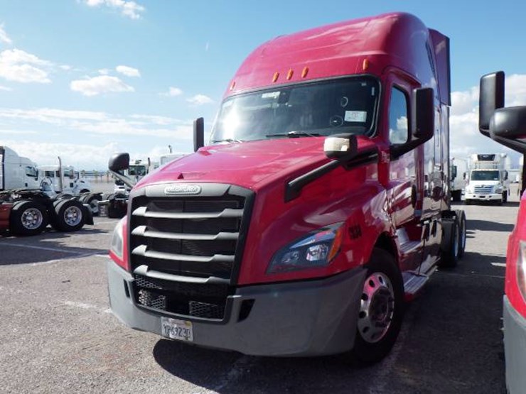 2019-freightliner-cascadia-126-image-1