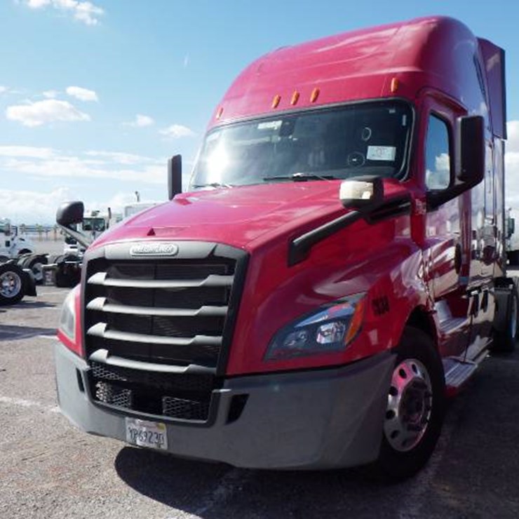 2019 FREIGHTLINER CASCADIA 126
