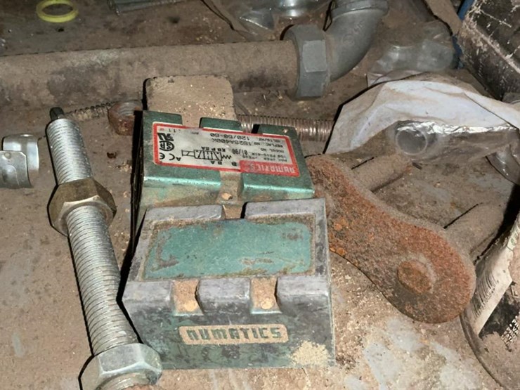 #150-•-parts-shelf-and-contents-image-18