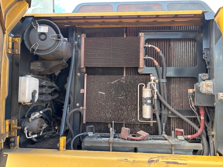 2012-deere-160g-lc-image-16