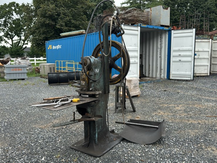 #148-•-hydraulic-notcher-image-1