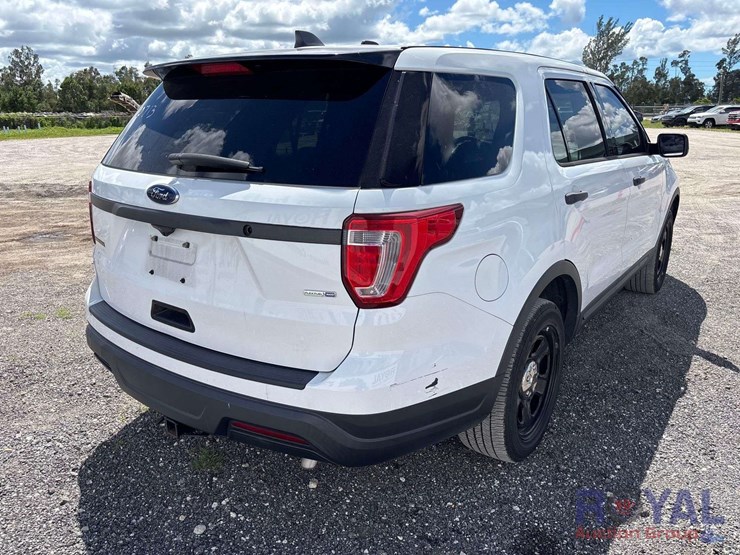 2018-ford-explorer-image-4