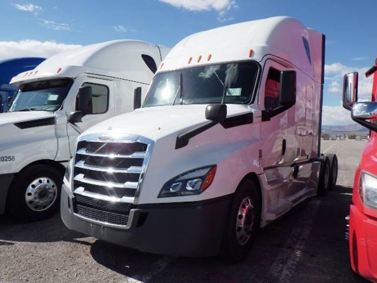 freightliner-cascadia-126-image-1