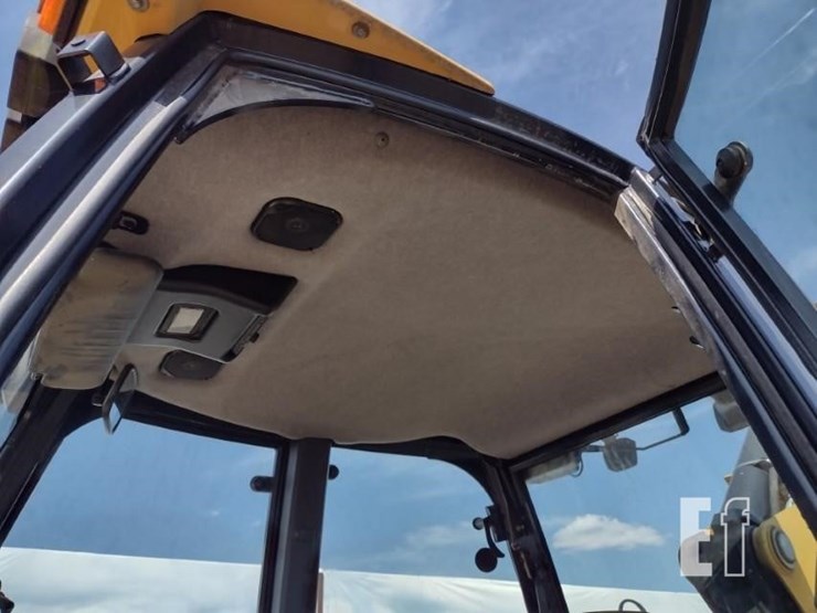 2015-caterpillar-420f-image-20