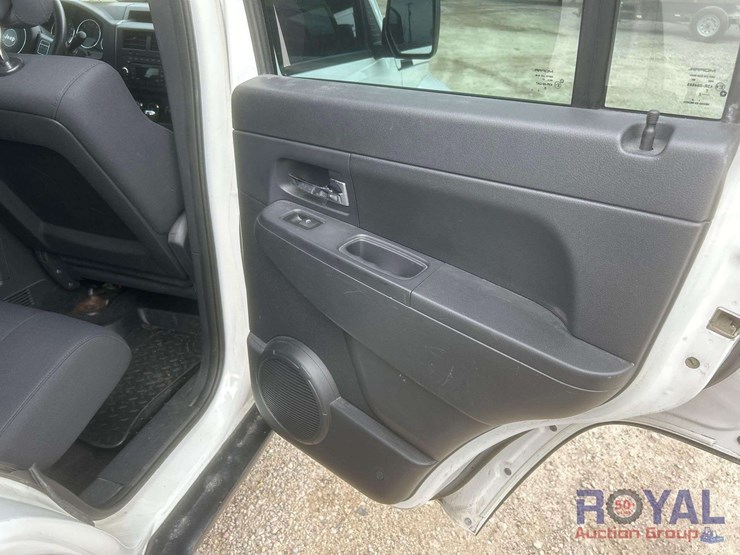 2012-jeep-liberty-image-20