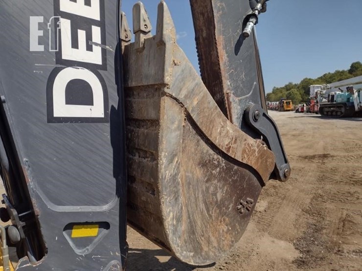 2010-deere-710j-image-31