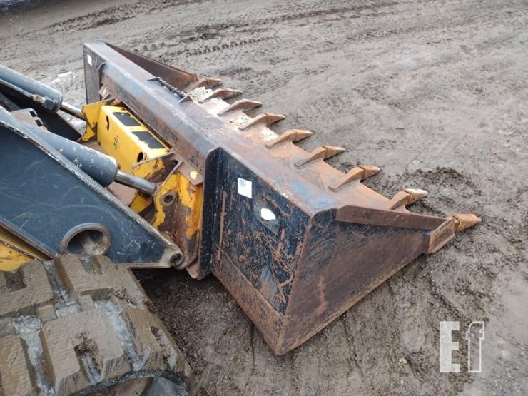 deere-329d-image-17
